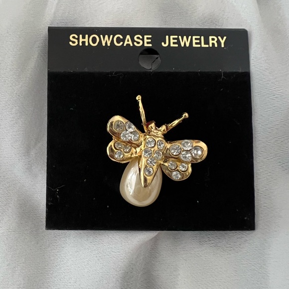 Little Bee Pin - Picture 4 of 8